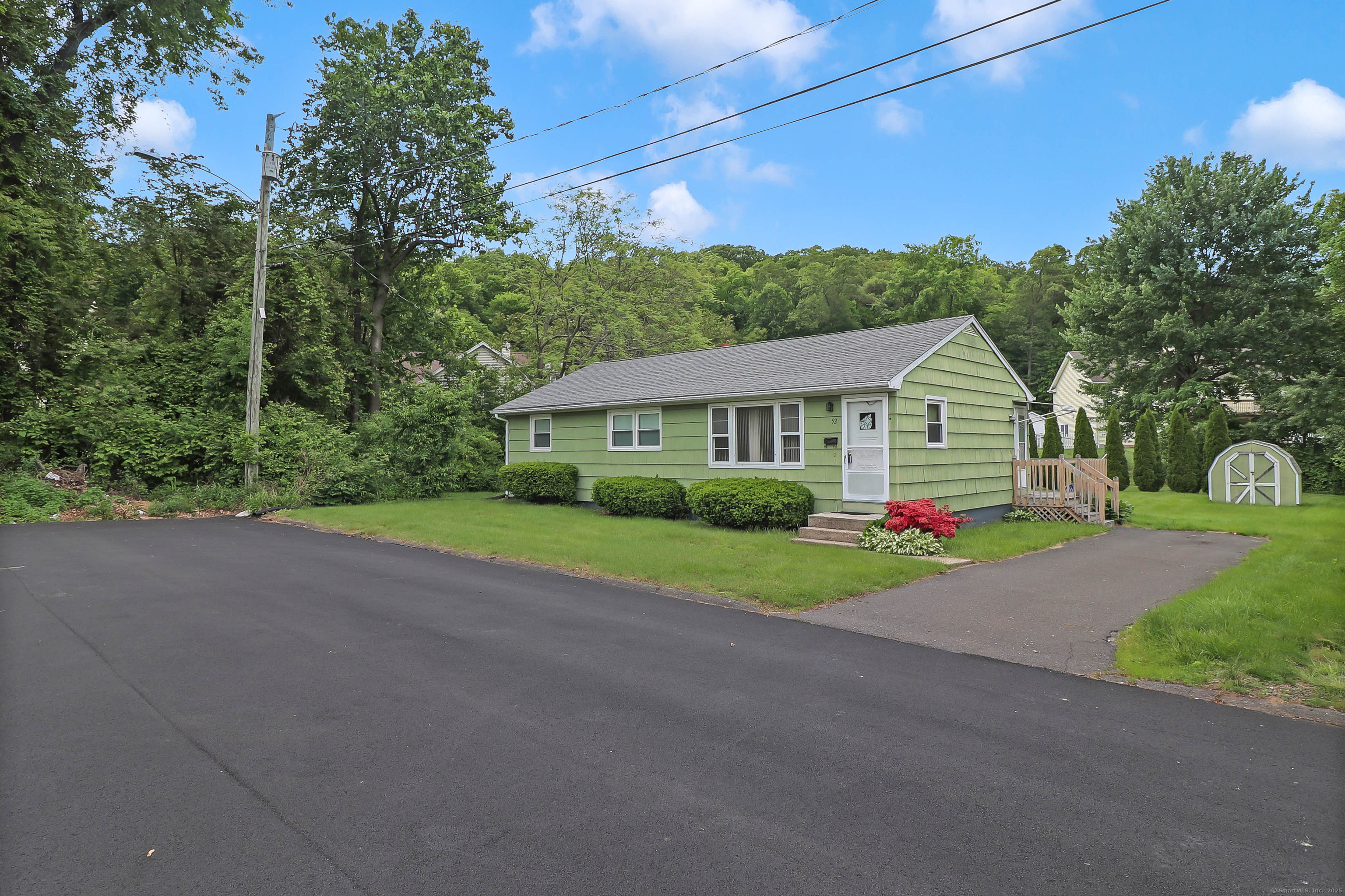 Property Photo:  52 Fairview Avenue  CT 06010 