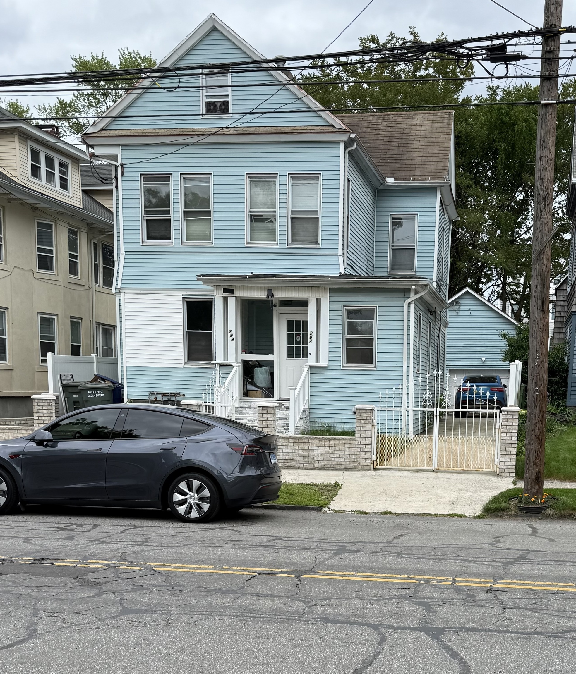 Property Photo:  297 Laurel Avenue  CT 06605 