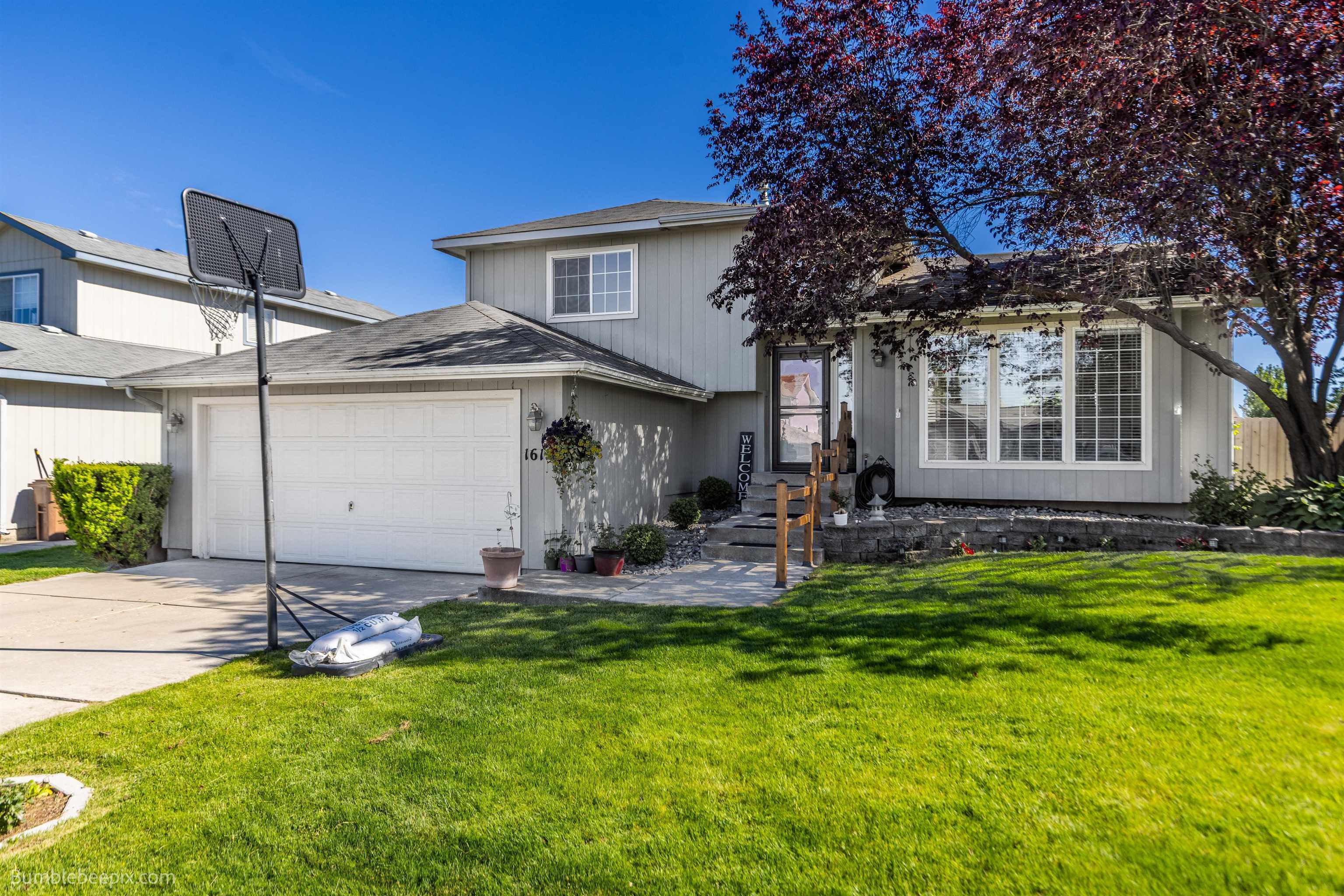 Property Photo: 1612 E. Sharpsburg Ave WA 99217