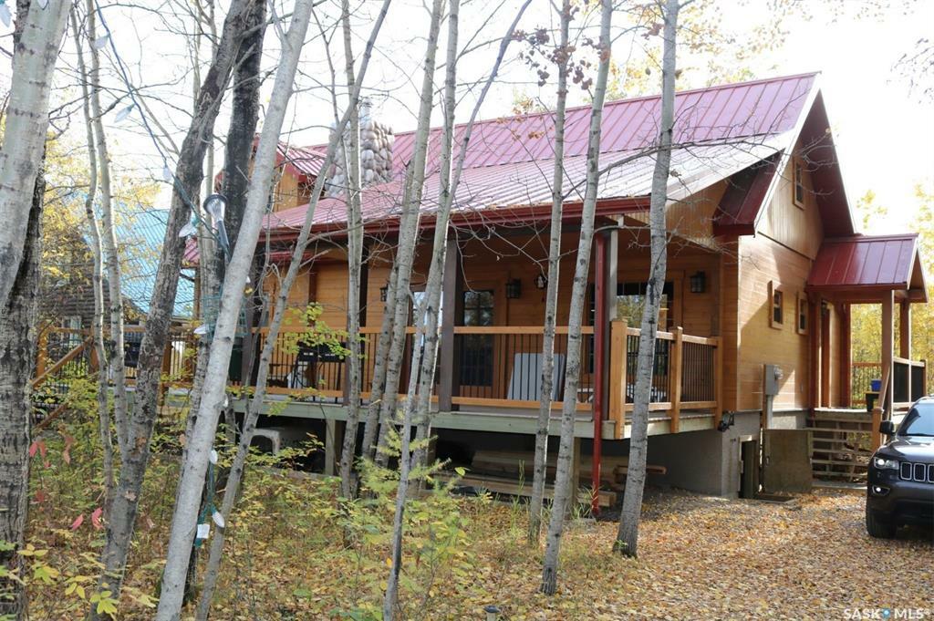 Property Photo: 1008 Birch Place SK S0M 1J0