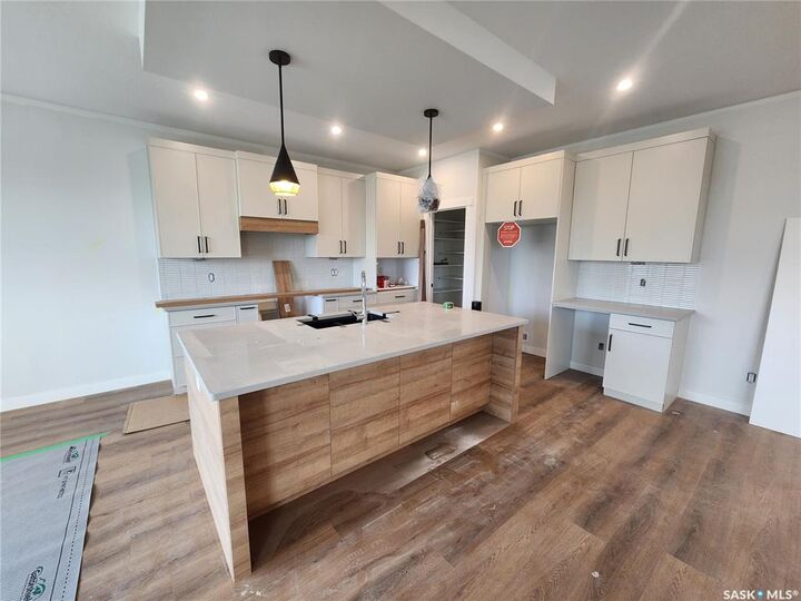 Property Photo:  423 Doran Crescent  SK S7V 1W2 