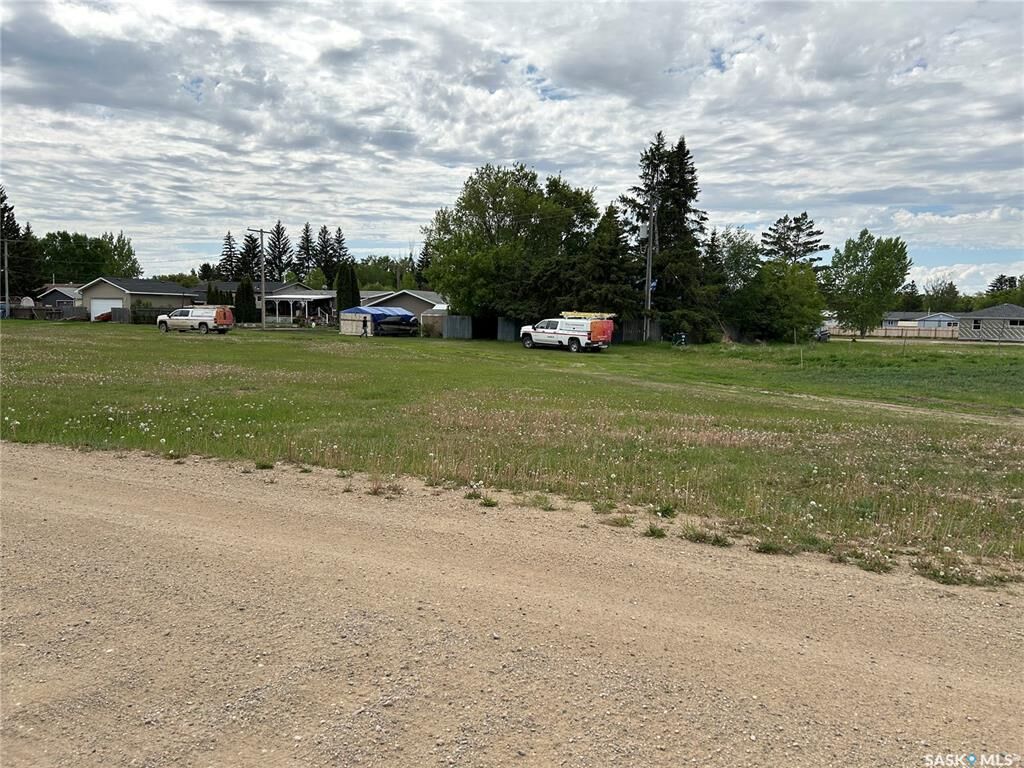 Property Photo: 680 Lunn Street SK S0K 0J0