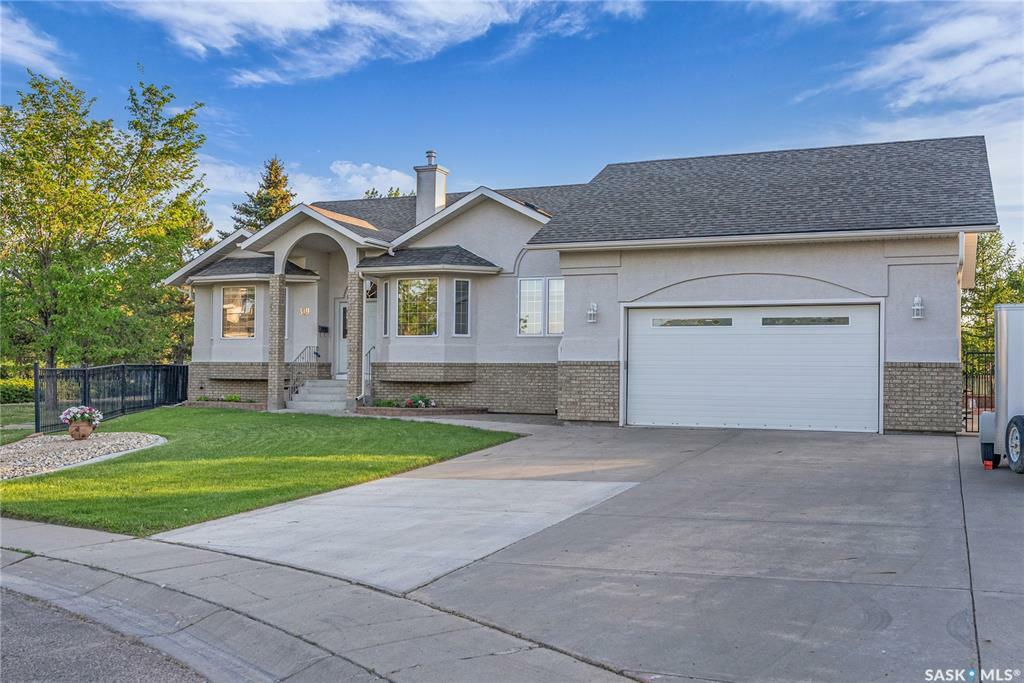Property Photo:  319 Brookmore Crescent  SK S7V 1C1 