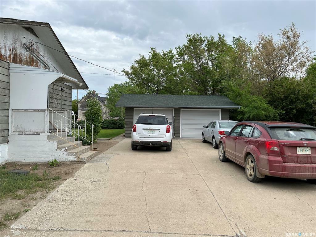 Property Photo: 204 William Street SK S0H 1C0