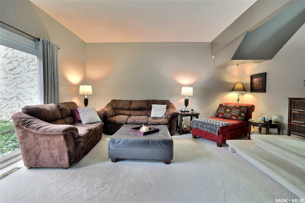 Property Photo: 47 Laverendrye Way SK S4S 5Z6