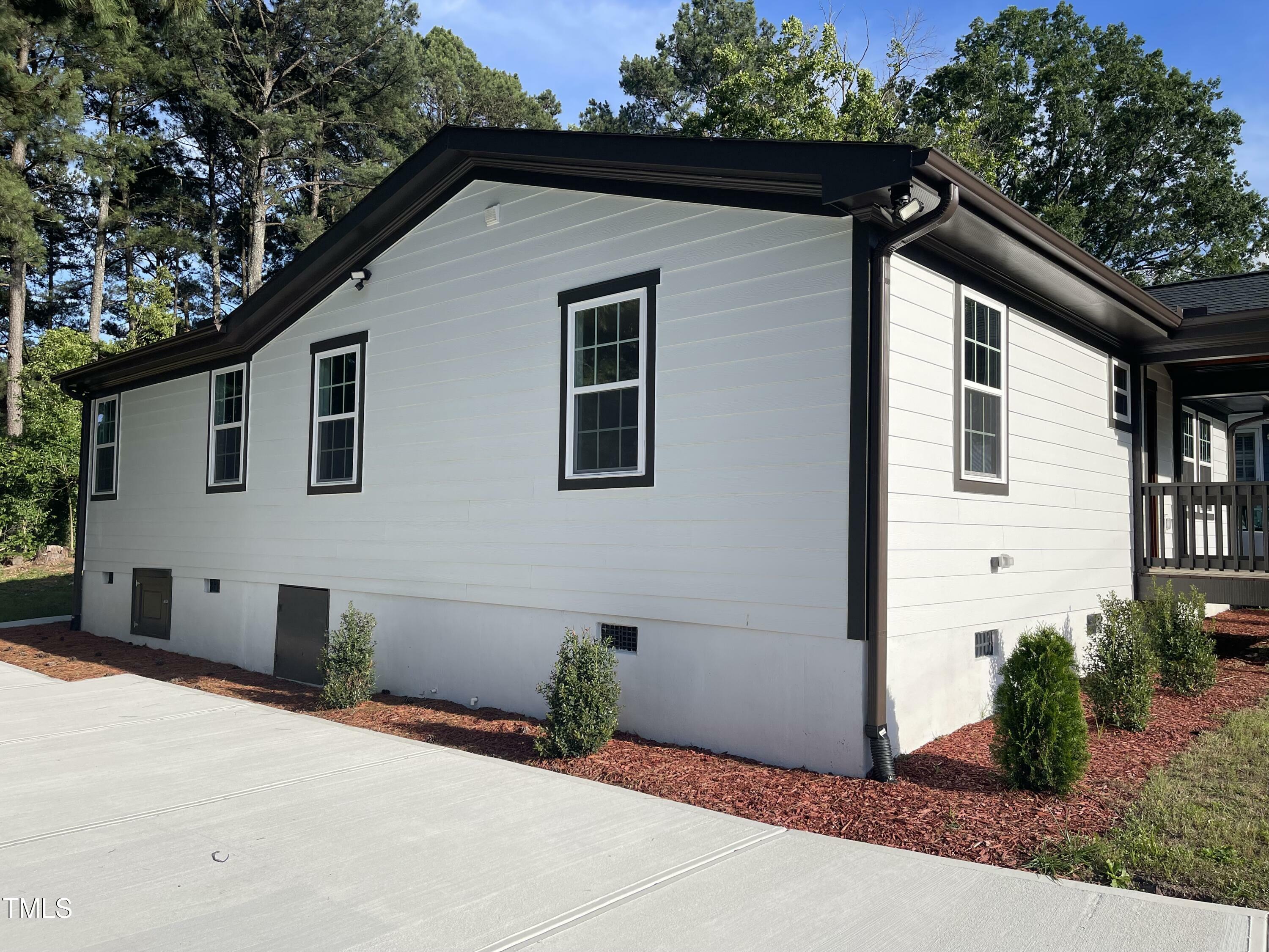 Property Photo: 401 Commonwealth Street NC 27703