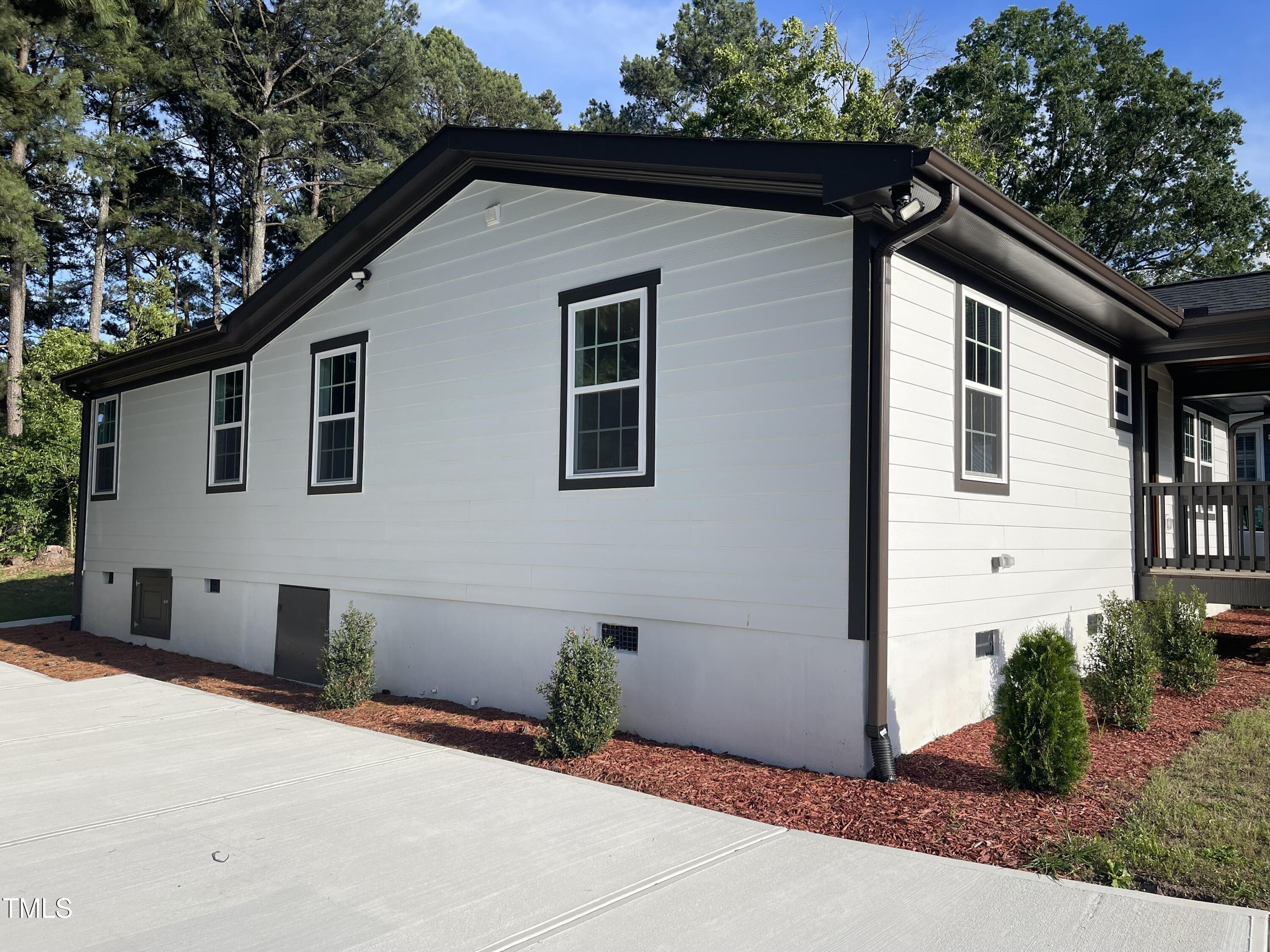Property Photo: 401 Commonwealth Street NC 27703