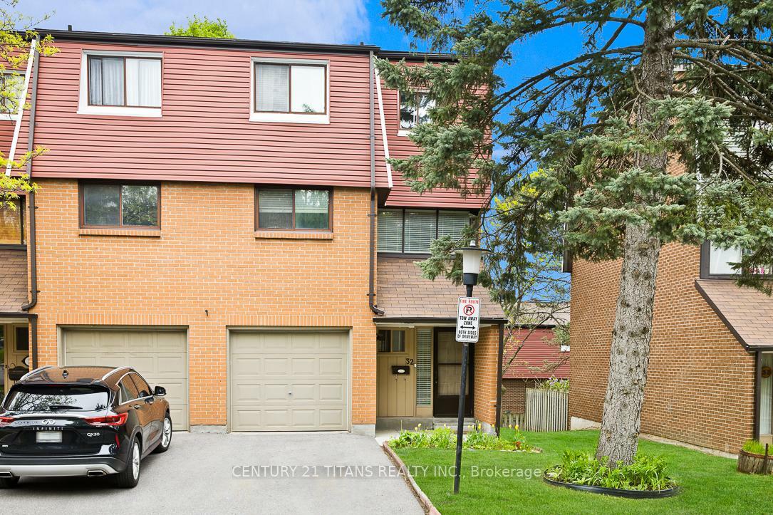 Property Photo: 1310 Fieldlight Boulevard 32 ON L1V 2Y8