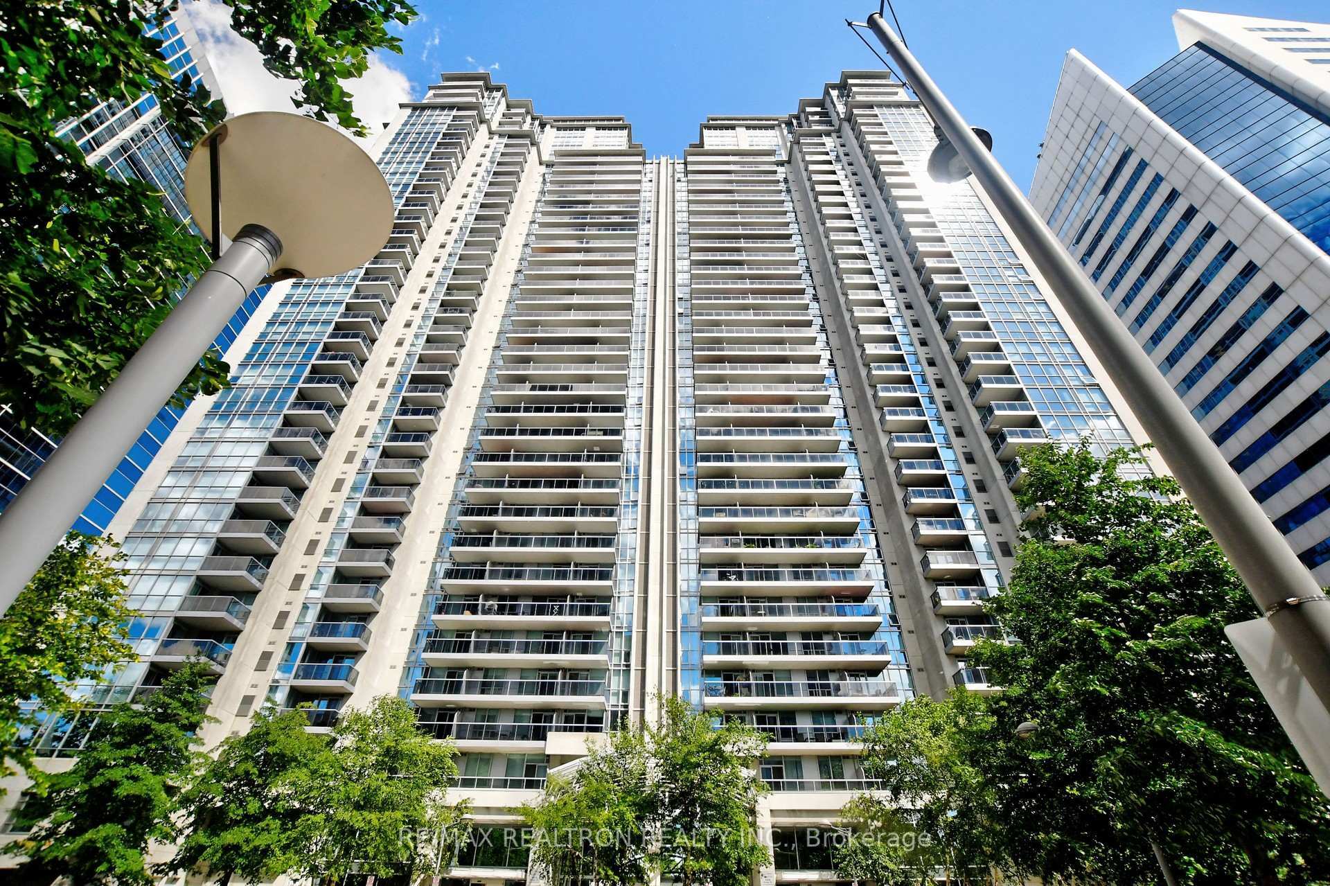 Property Photo: 4978 Yonge Street 1608 ON M2N 7G8
