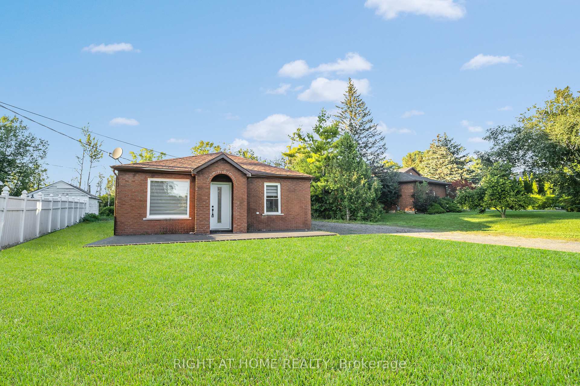 Photo de la propriété:  364 Bridge Street W  ON K8N 4Z2 