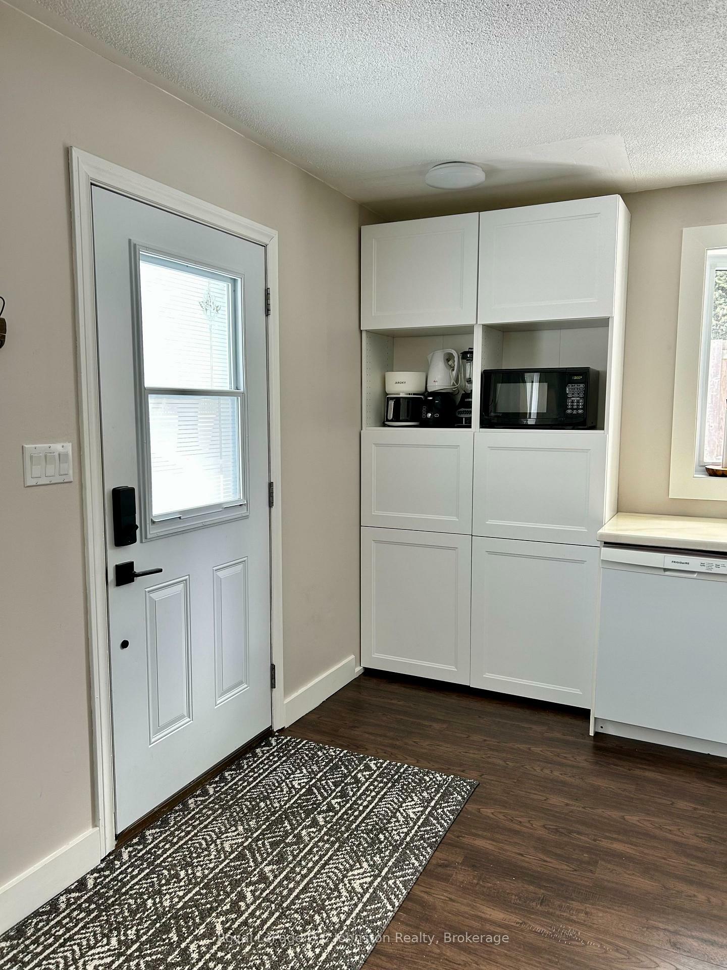 Property Photo:  816 River Street E  ON N0H 2C4 