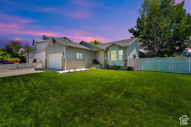 Property Photo: 1127 W Monticello Ln UT 84123