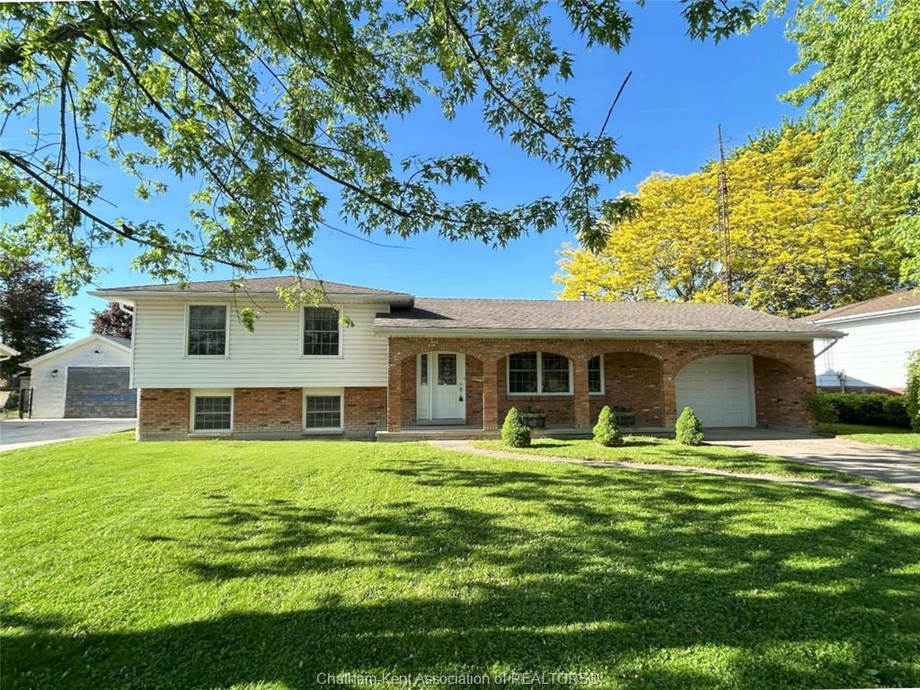 508 Dora Drive  Wallaceburg ON N8A 2K3 photo