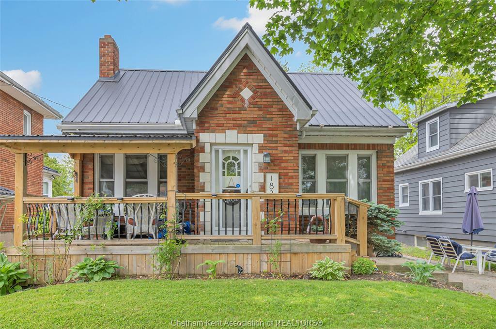 Photo de la propriété:  183 Forest Street  ON N7L 2A7 