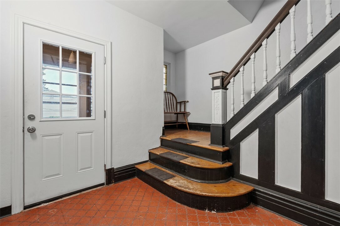 Property Photo: 1724 New Haven Ave 2 PA 15216