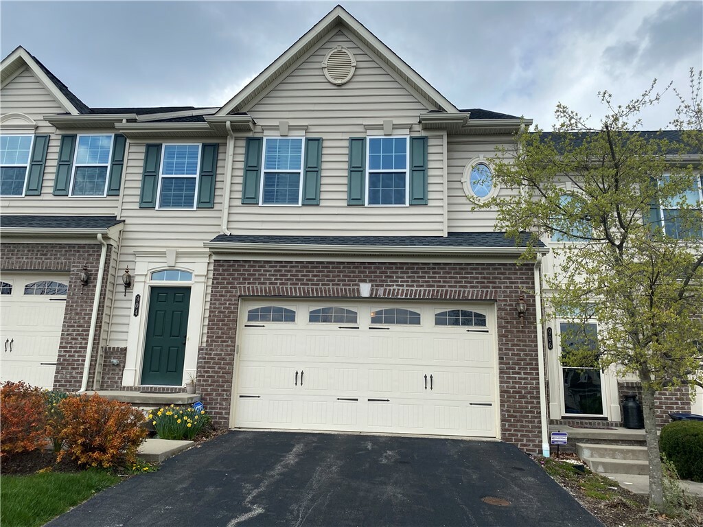 Property Photo:  904 Fairgate Dr  PA 15090 
