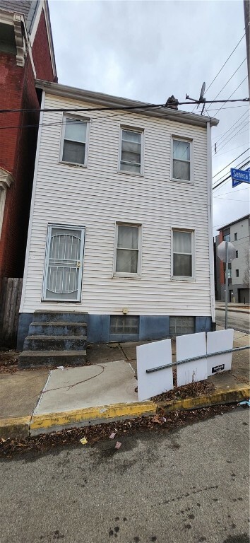 Property Photo: 114 Seneca St PA 15219