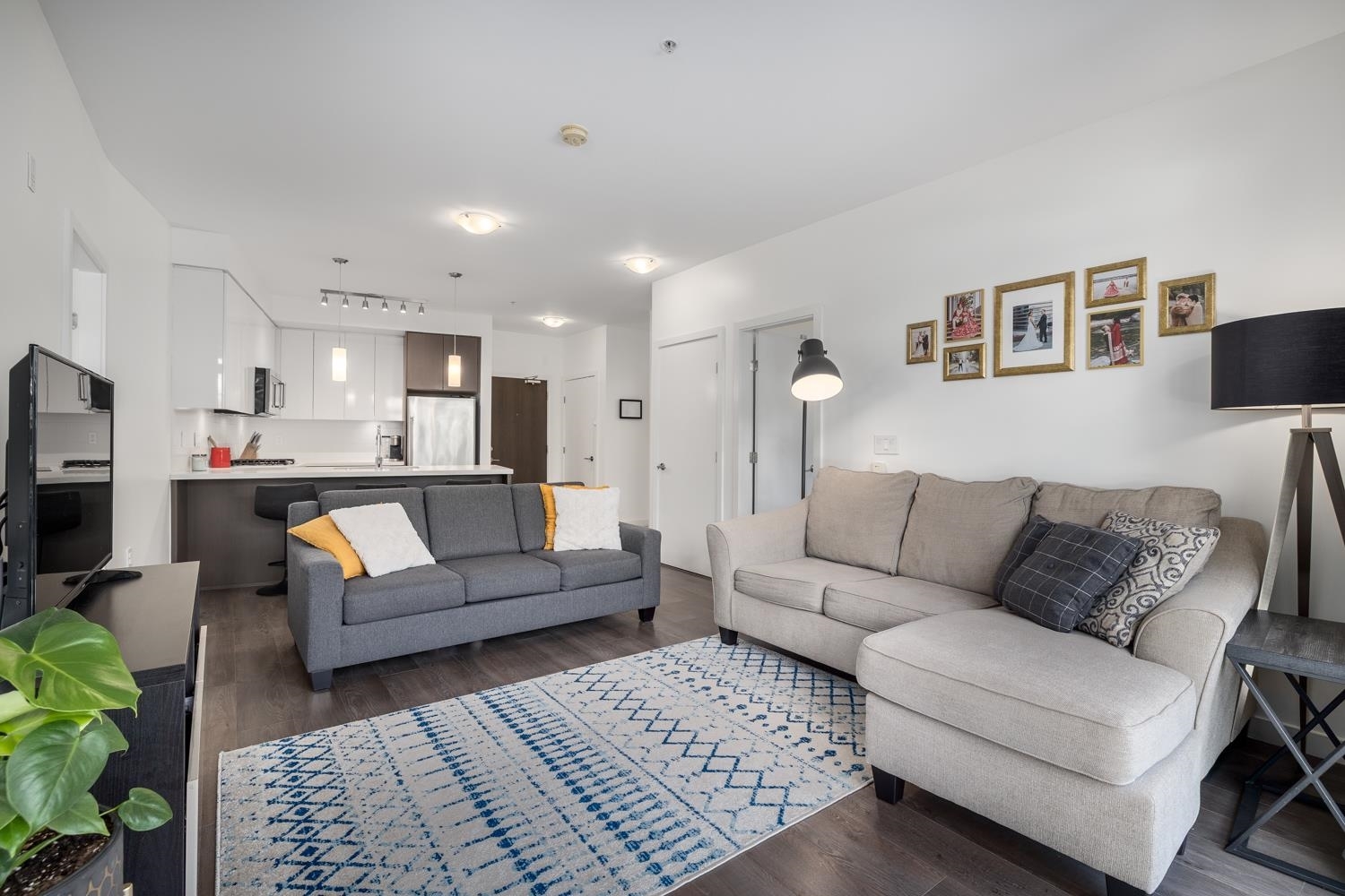 Property Photo: 22 E Royal Avenue 217 BC V3L 0H1