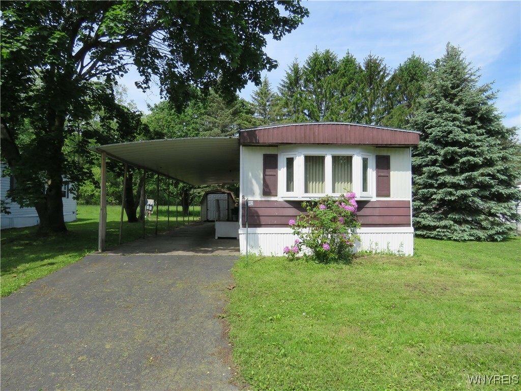 Property Photo: 1042 Wish Circle Road NY 14052