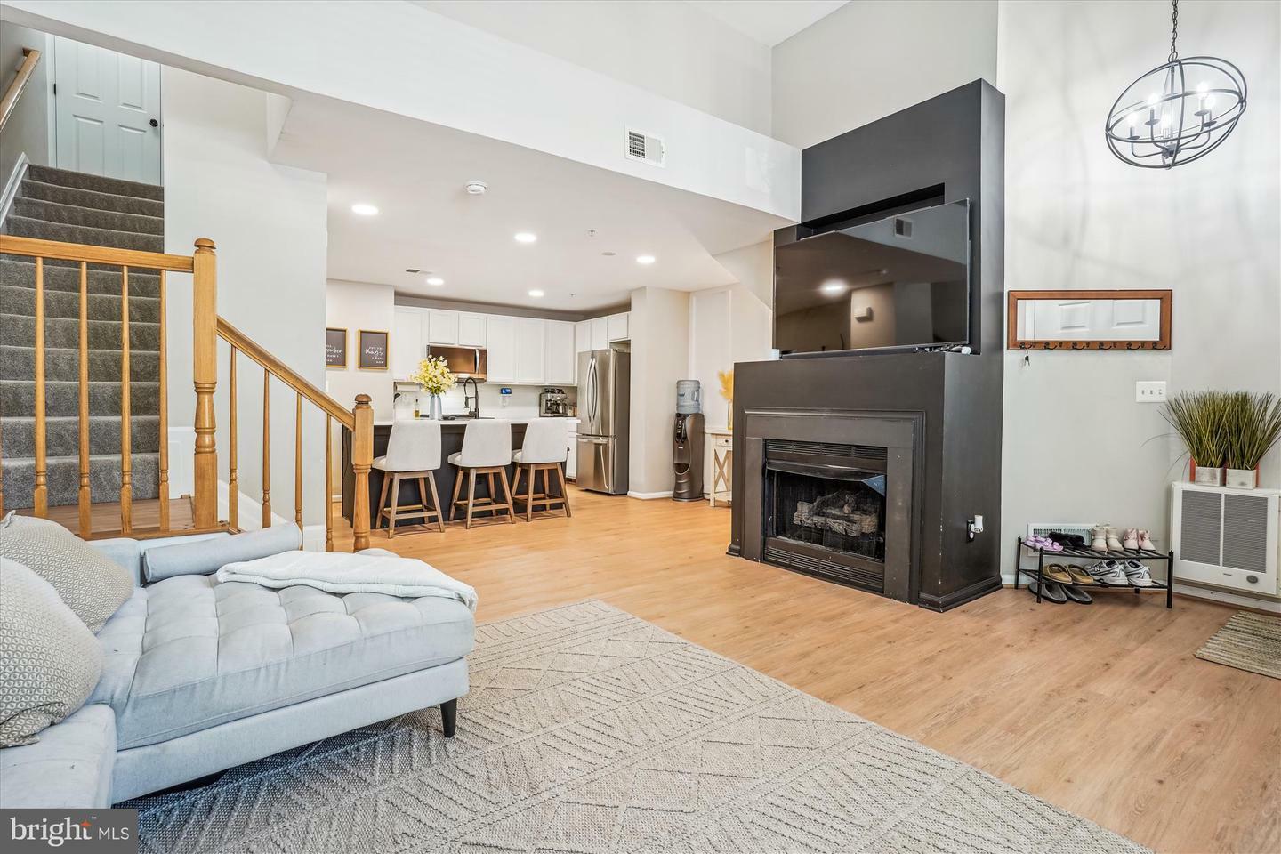 Property Photo: 5045 Anchorstone Drive 5045 VA 22192