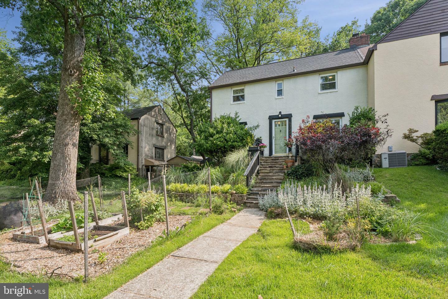 Property Photo: 5721 Greenspring Avenue MD 21209