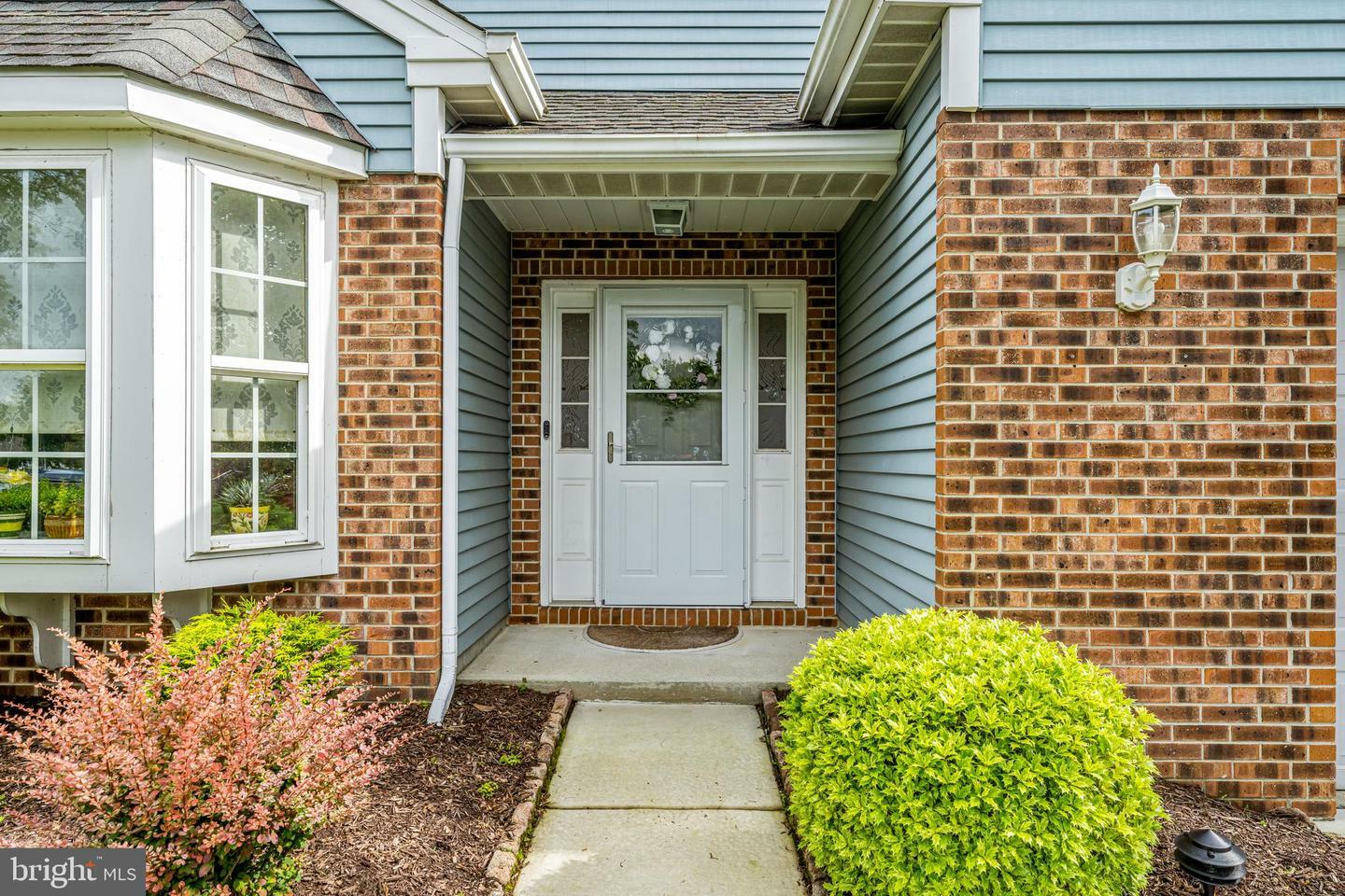 Property Photo: 927 S Larkspur Place NJ 08054