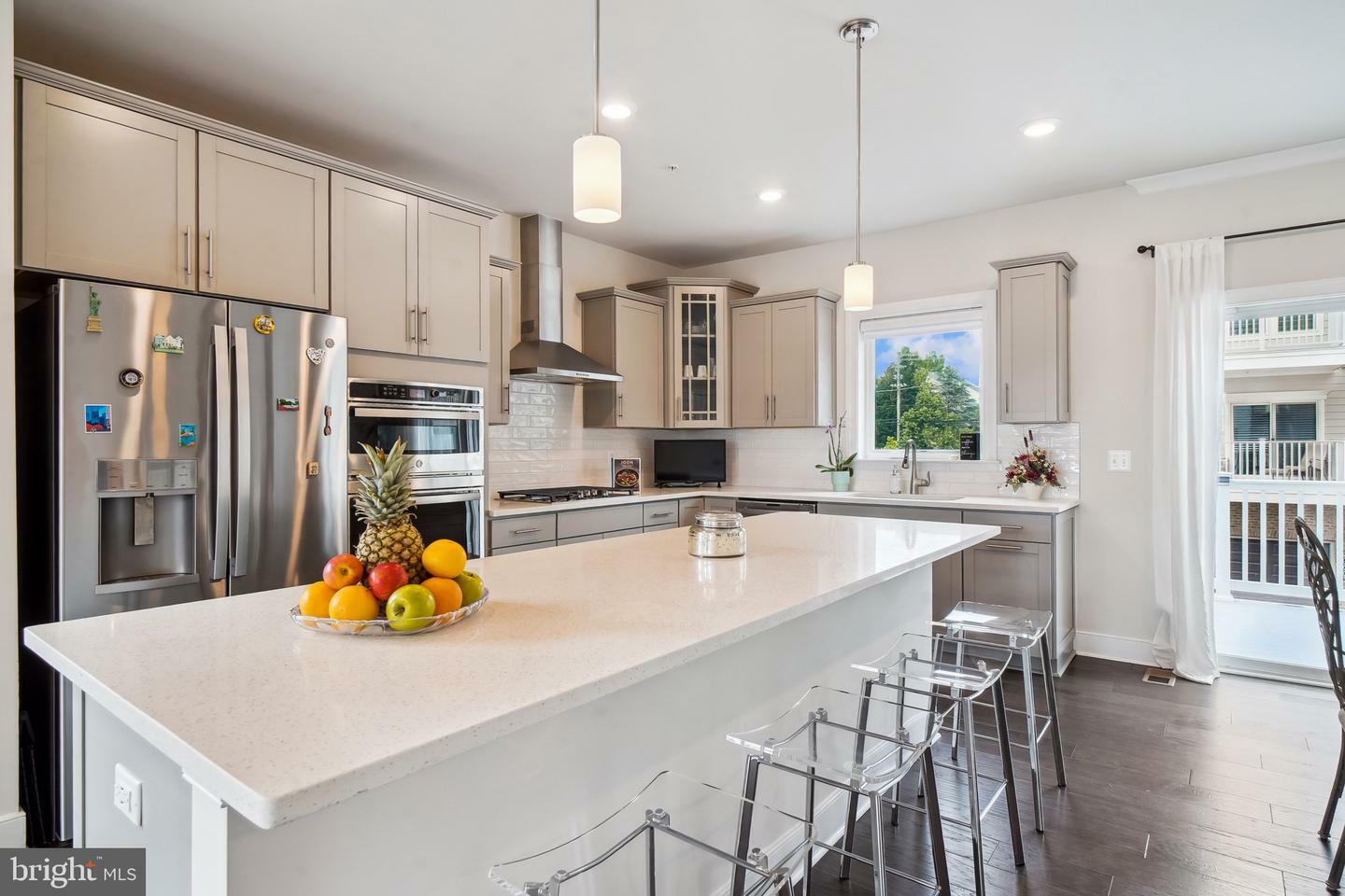 Property Photo: 906 Vermeer Avenue MD 20878