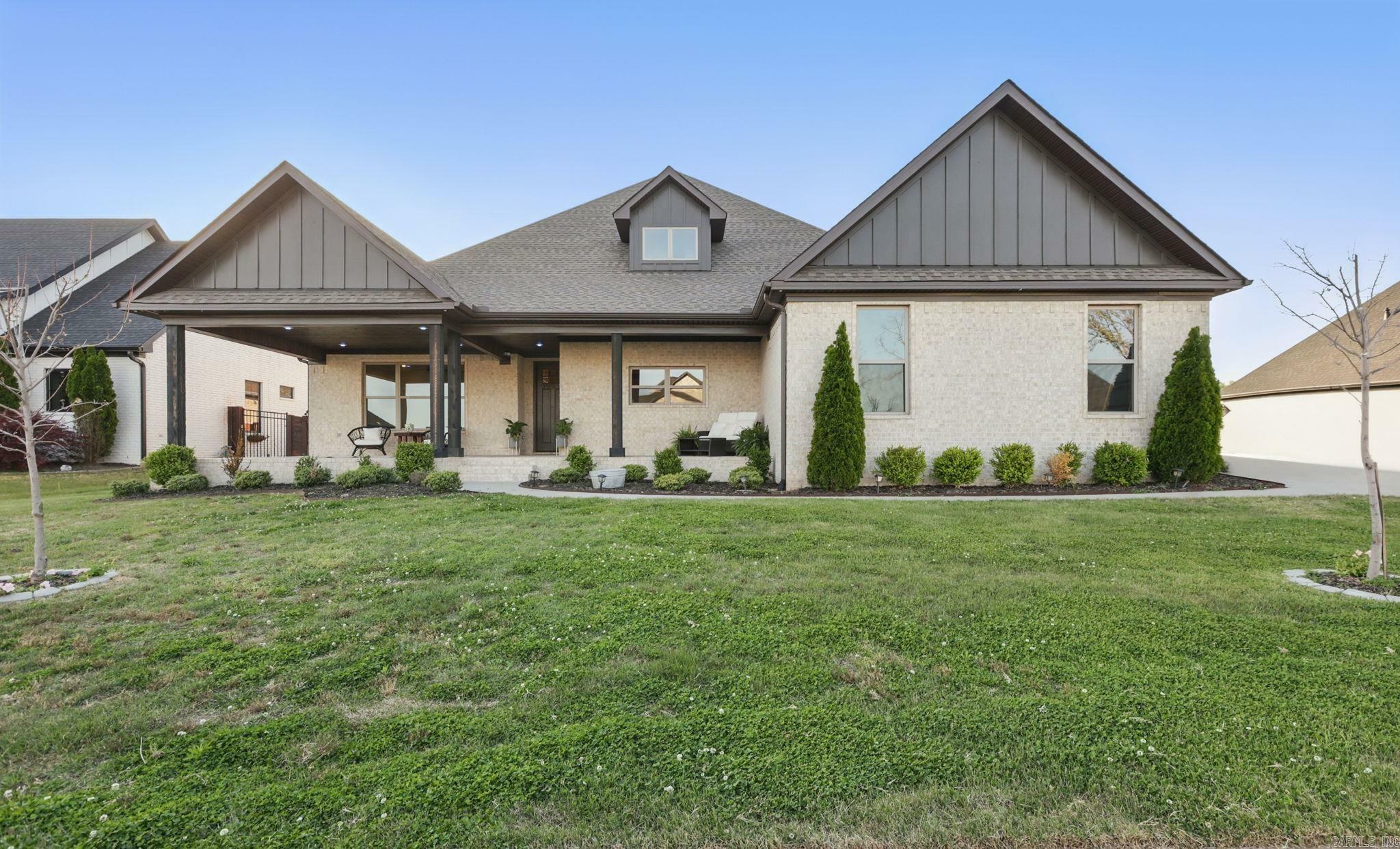Property Photo: 7429 Lake Point Circle AR 72019