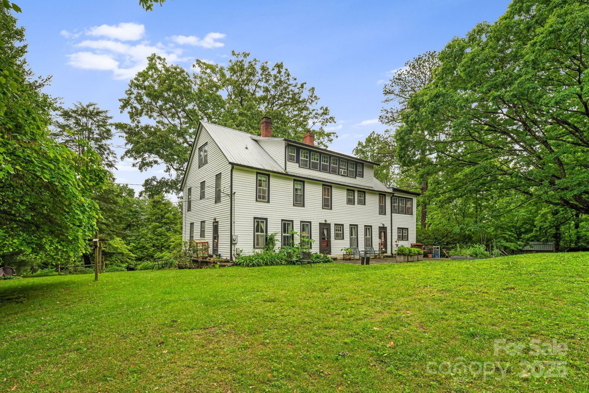 Property Photo: 1186 Old US 70 Highway NC 28711
