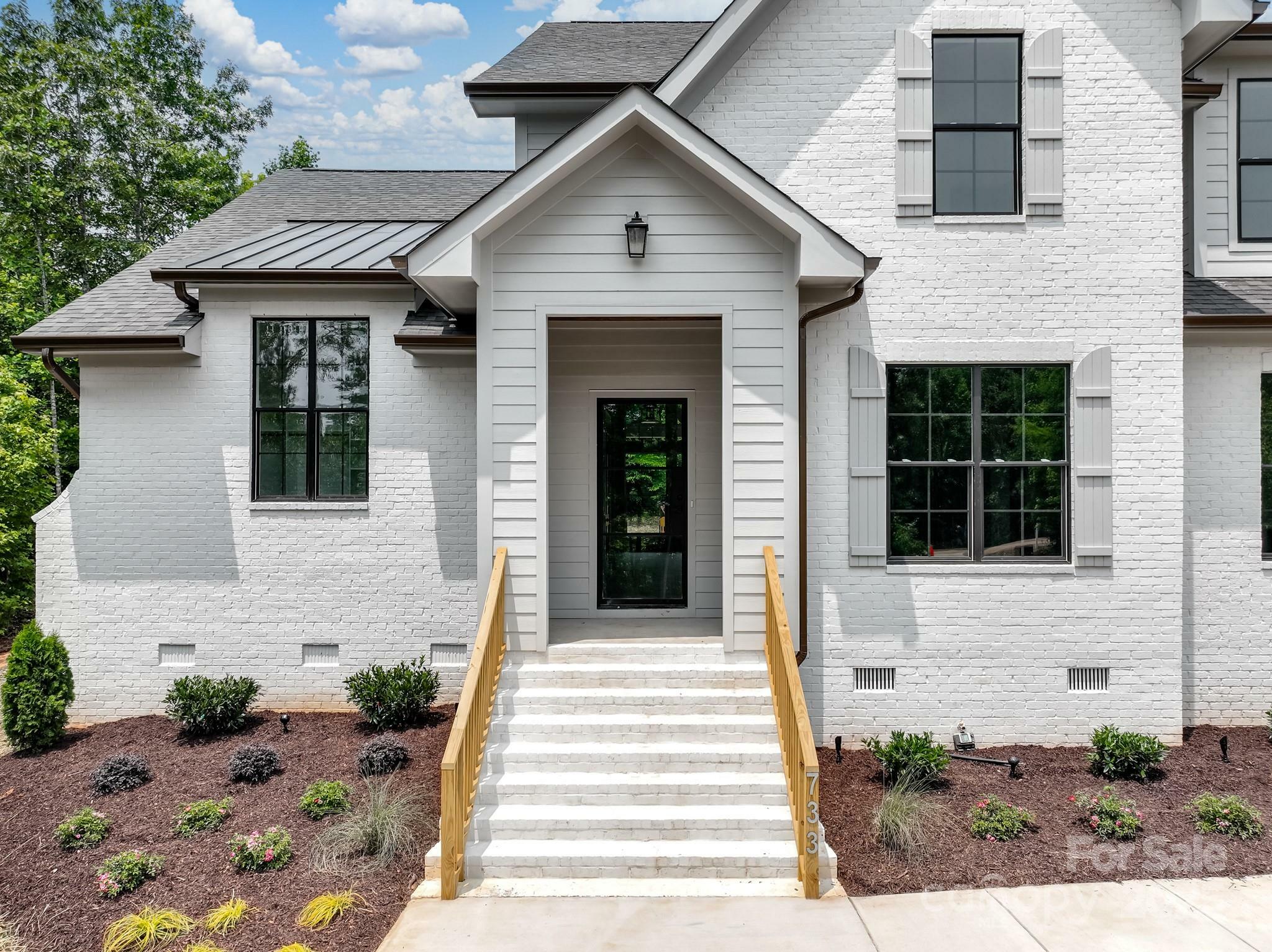 Property Photo: 733 Barbary Place NC 28092