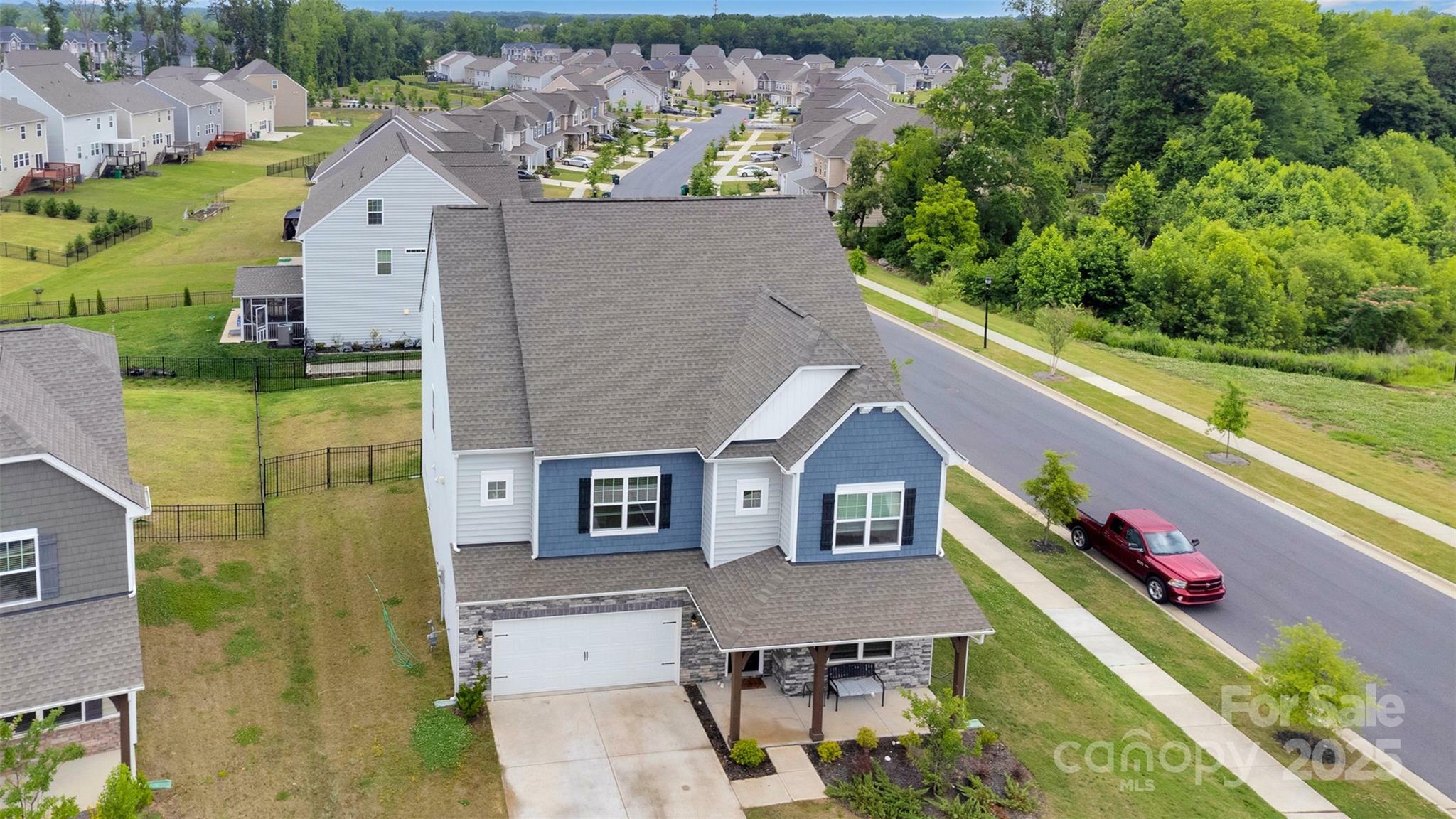Property Photo: 16404 Wavenly House Drive NC 28273