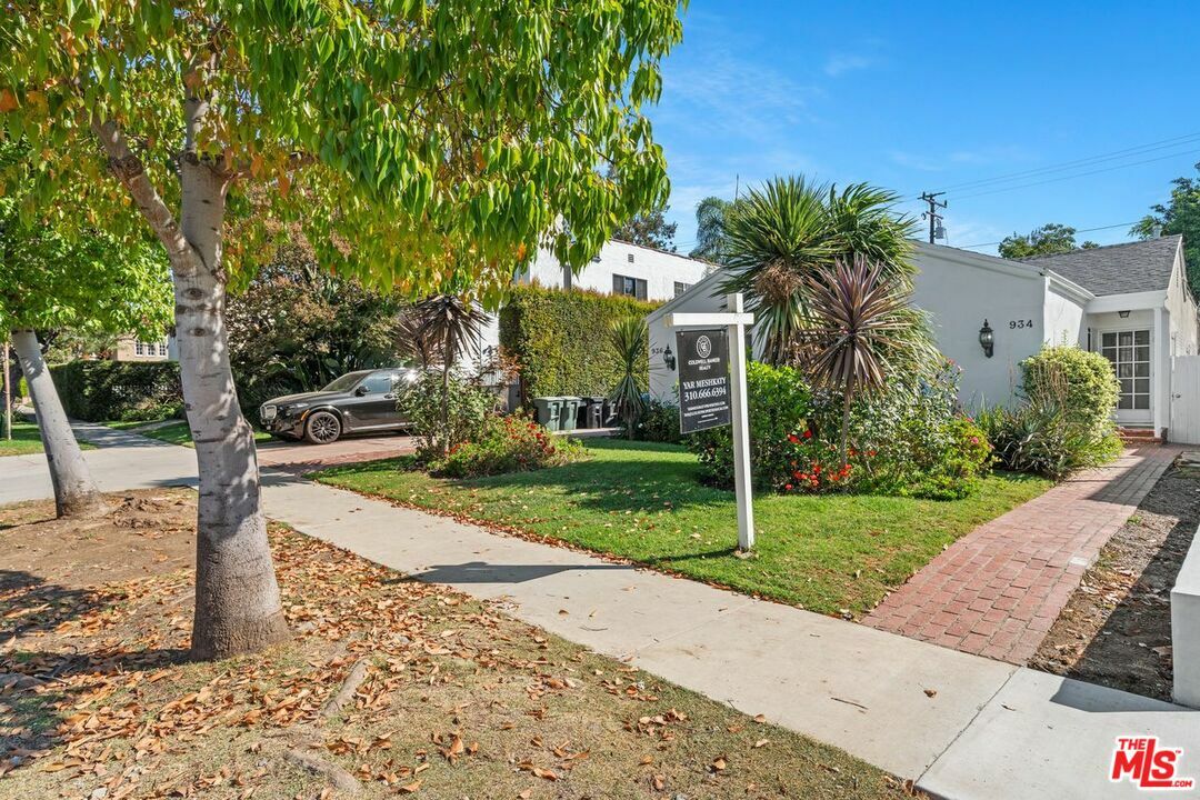 Property Photo: 934 N La Jolla Ave CA 90046