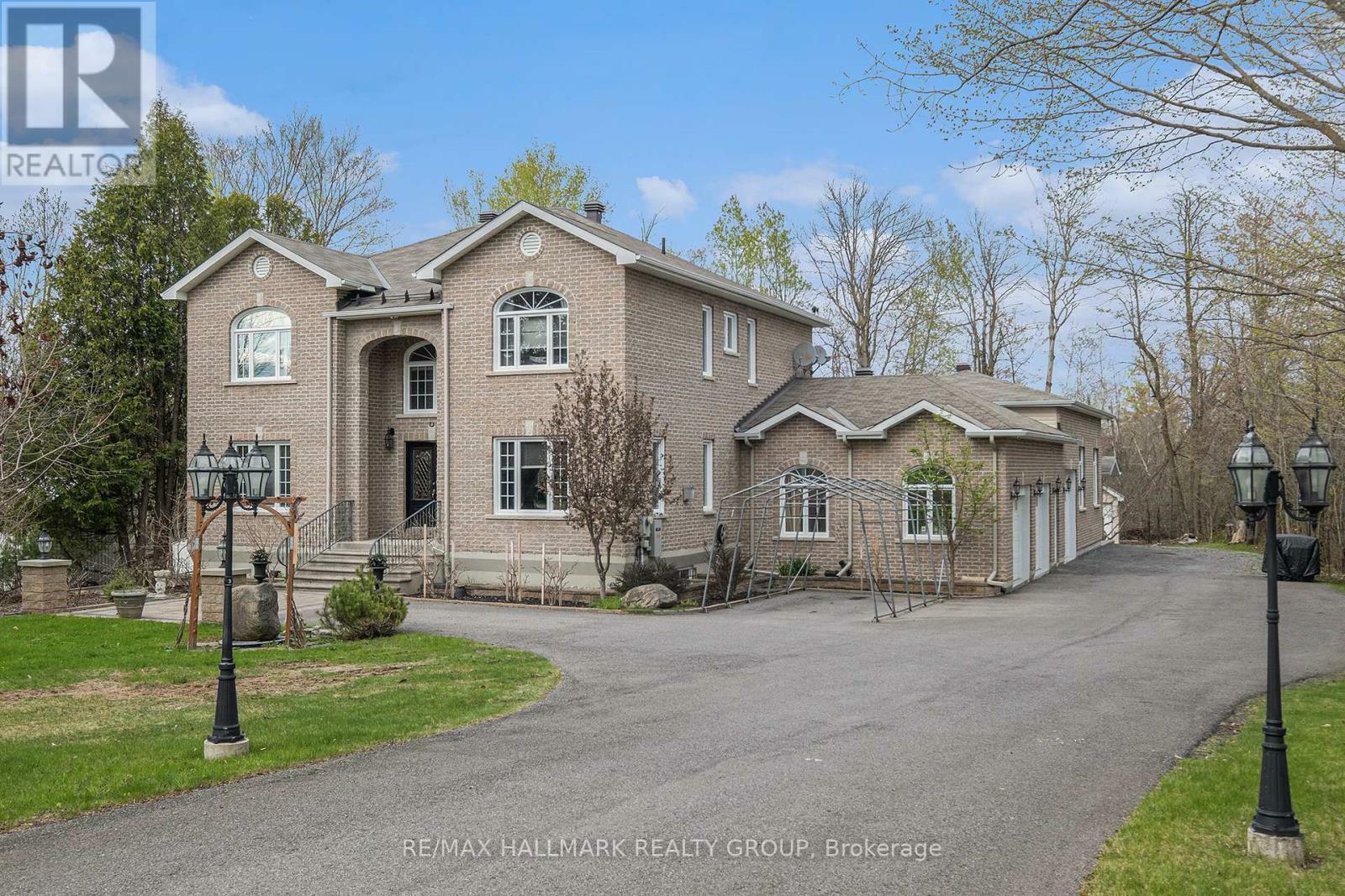 Property Photo: 4633 Albion Road ON K1X 1A4