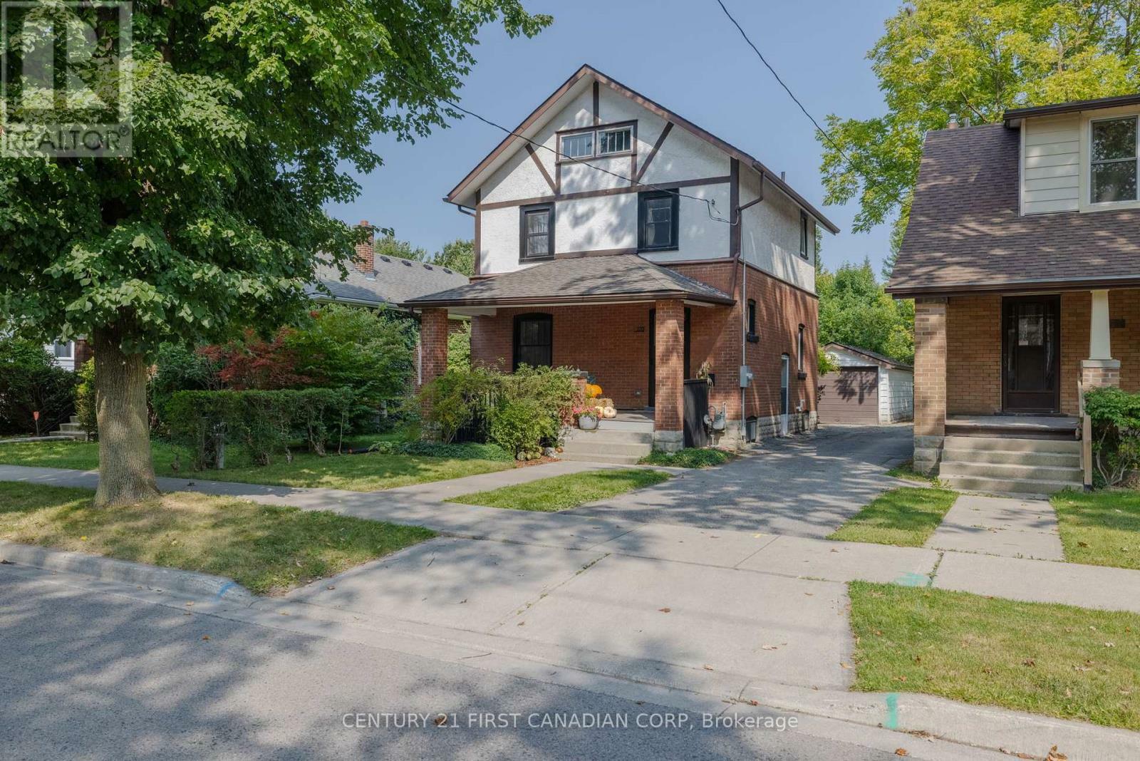Property Photo:  170 Langarth Street East  ON N6C 1Z5 