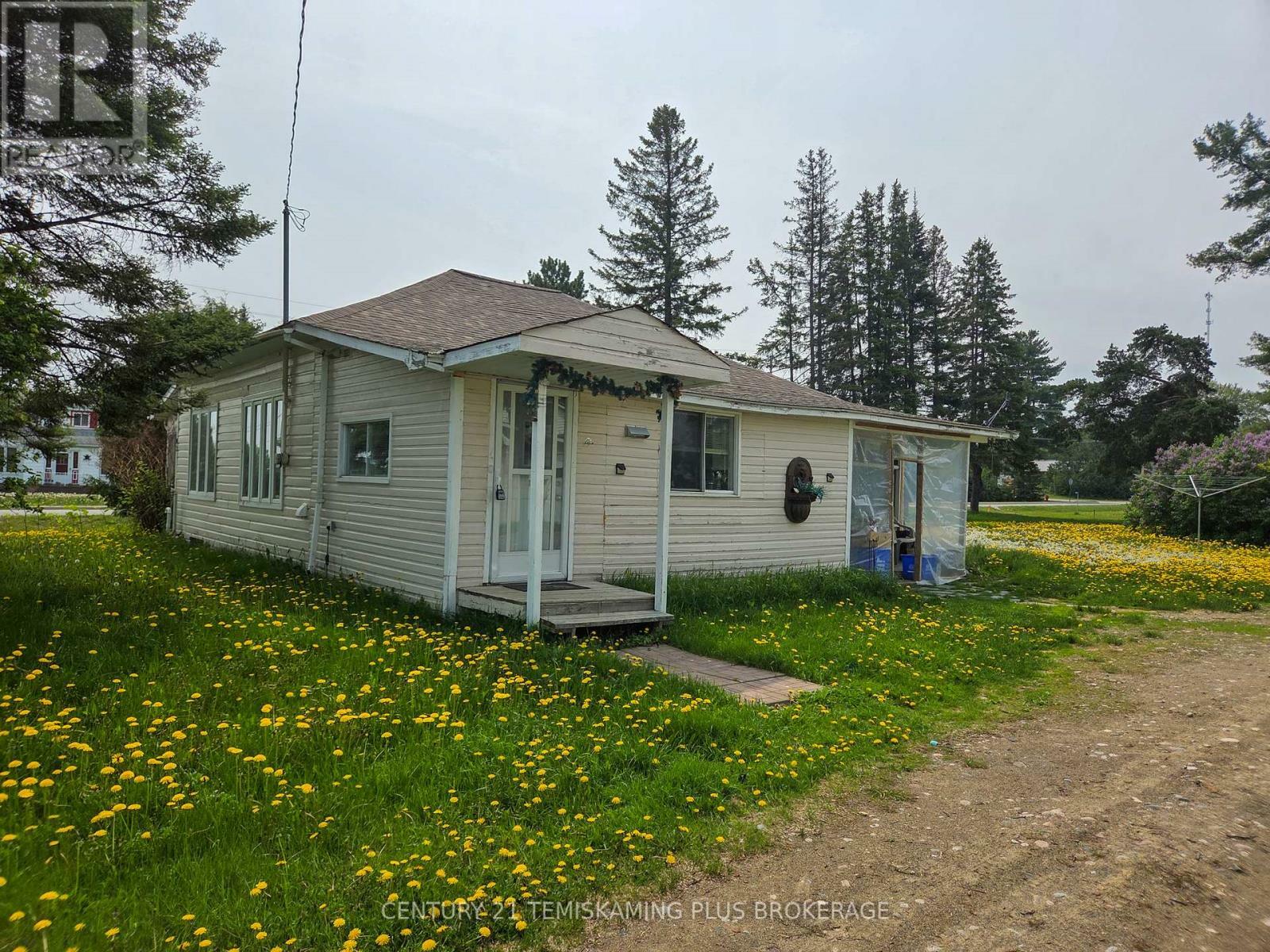 Property Photo: 03 Fourth Street West ON P0J 1G0