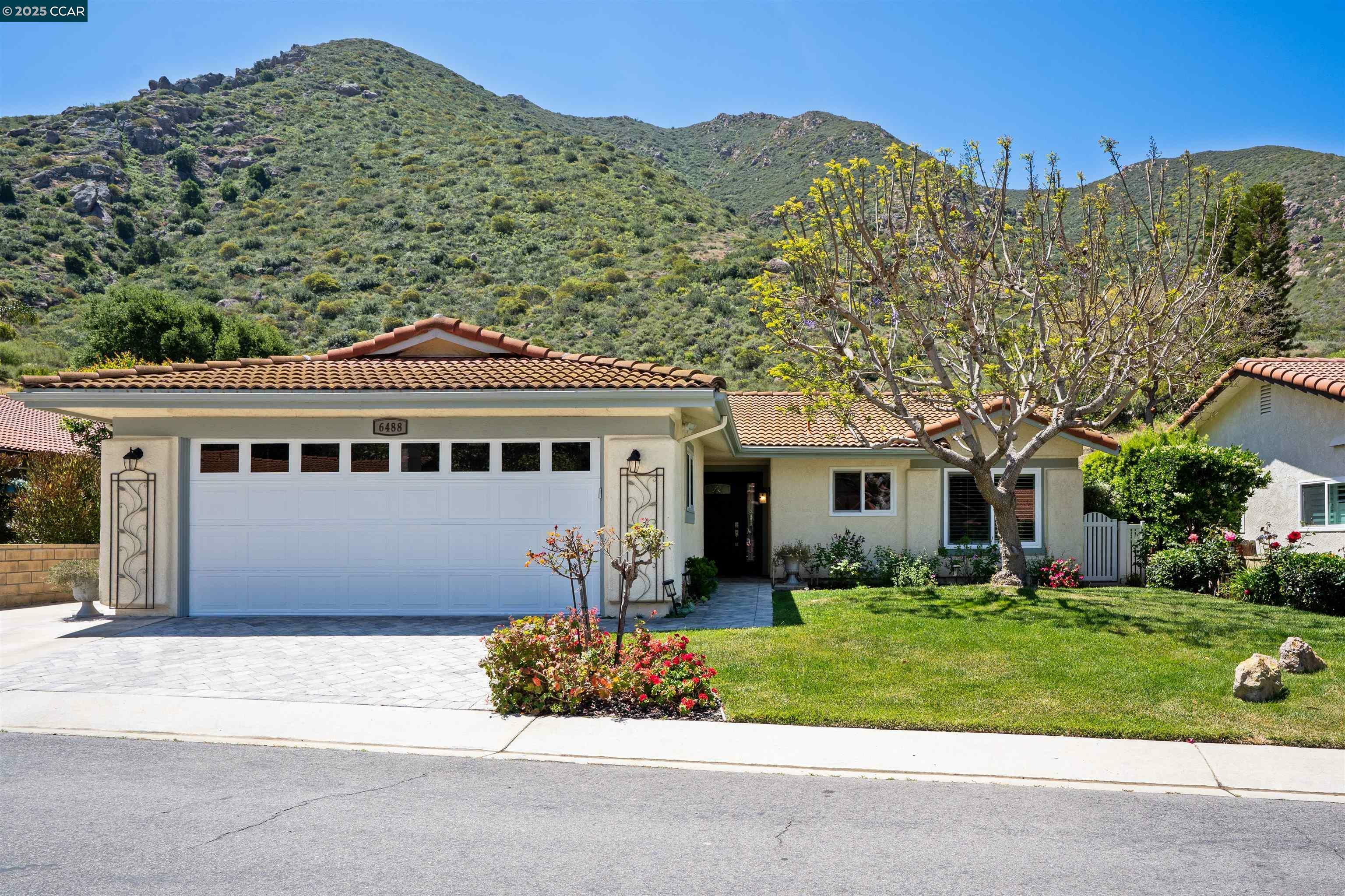 Property Photo:  6488 San Como Ln  CA 93012 
