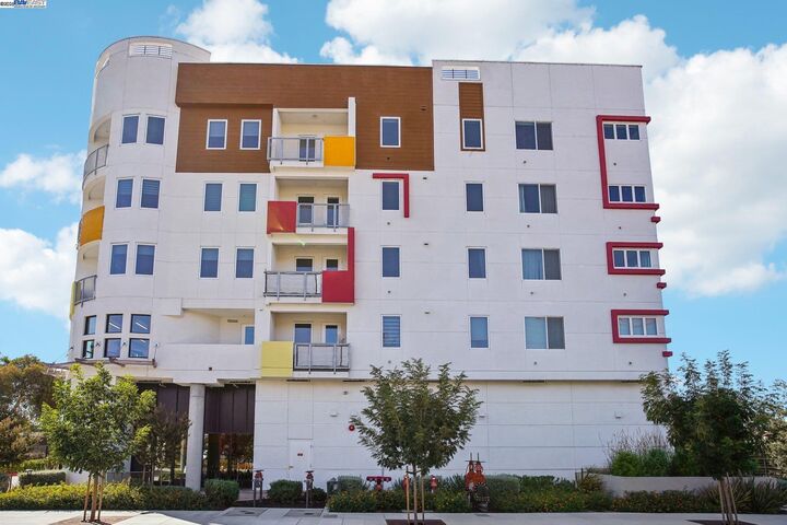 Property Photo: 42111 Osgood Rd 523 CA 94539