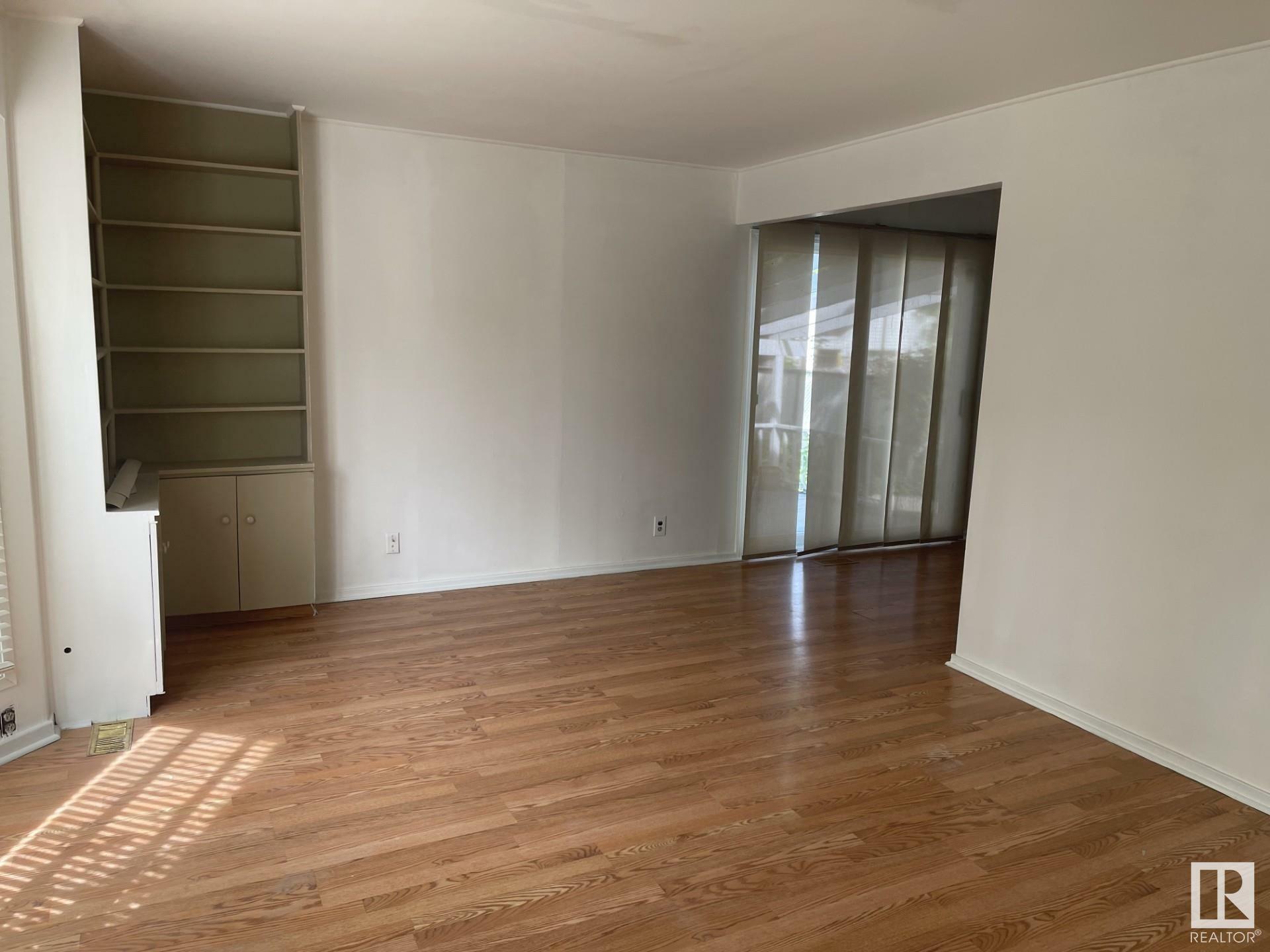 Photo de la propriété: 12202 105 Street NW AB T5G 2N8