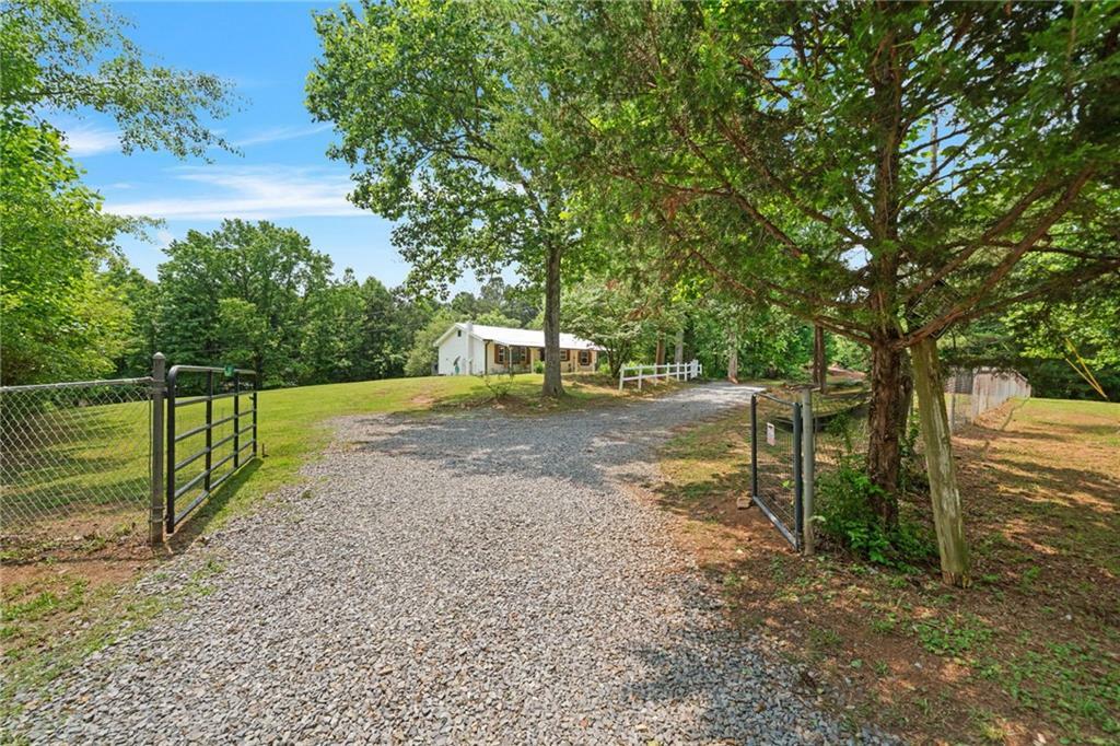Property Photo:  562 Mullinax Road  GA 30143 