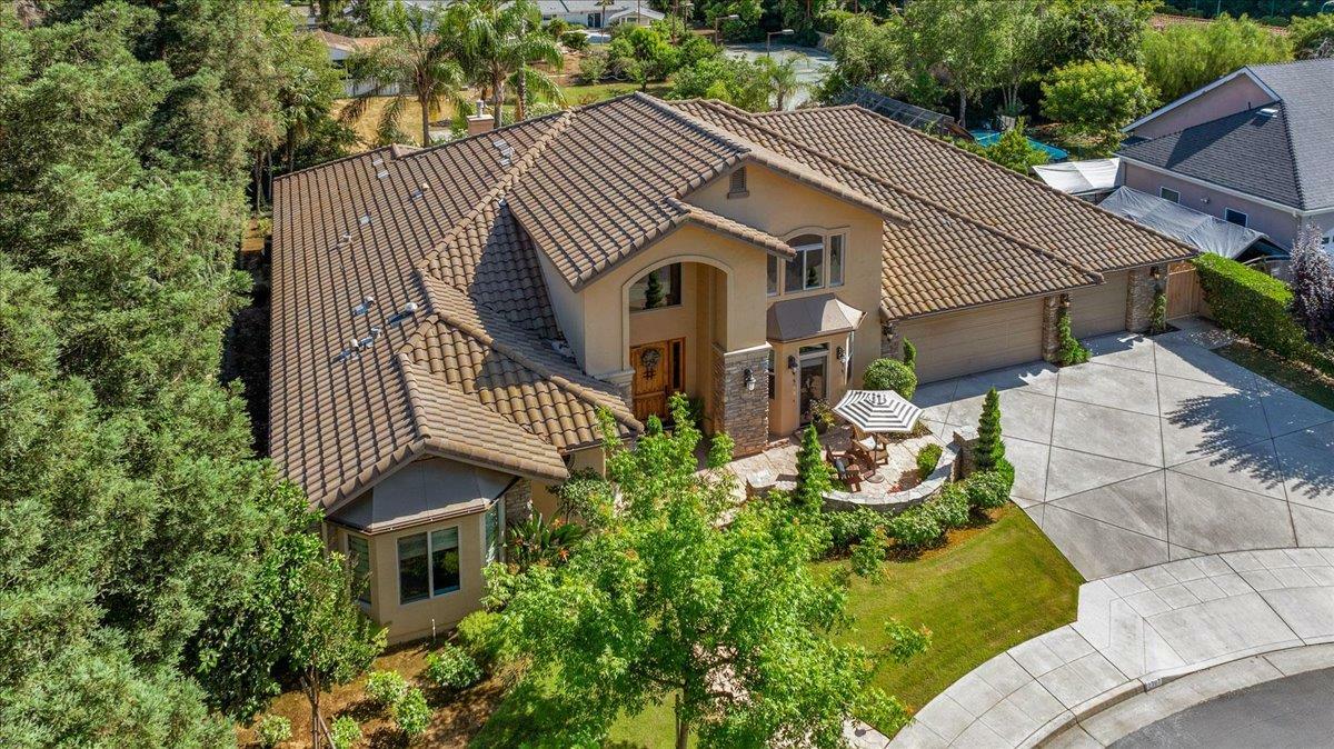 Property Photo:  2707 W Menlo Avenue  CA 93711 