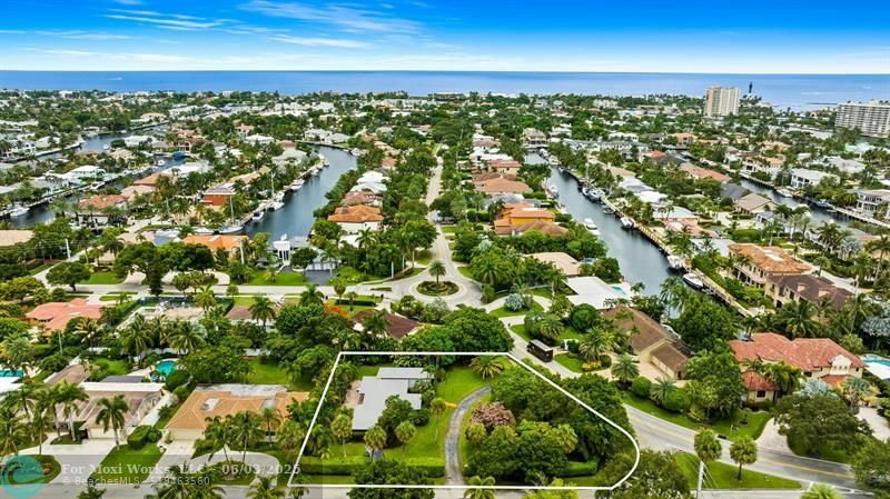 Property Photo: 2215 NE 27th St FL 33064