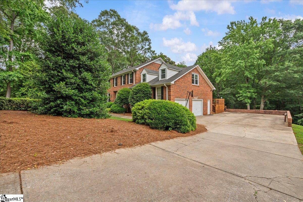 Property Photo: 805 Laurel Bluff Drive SC 29301