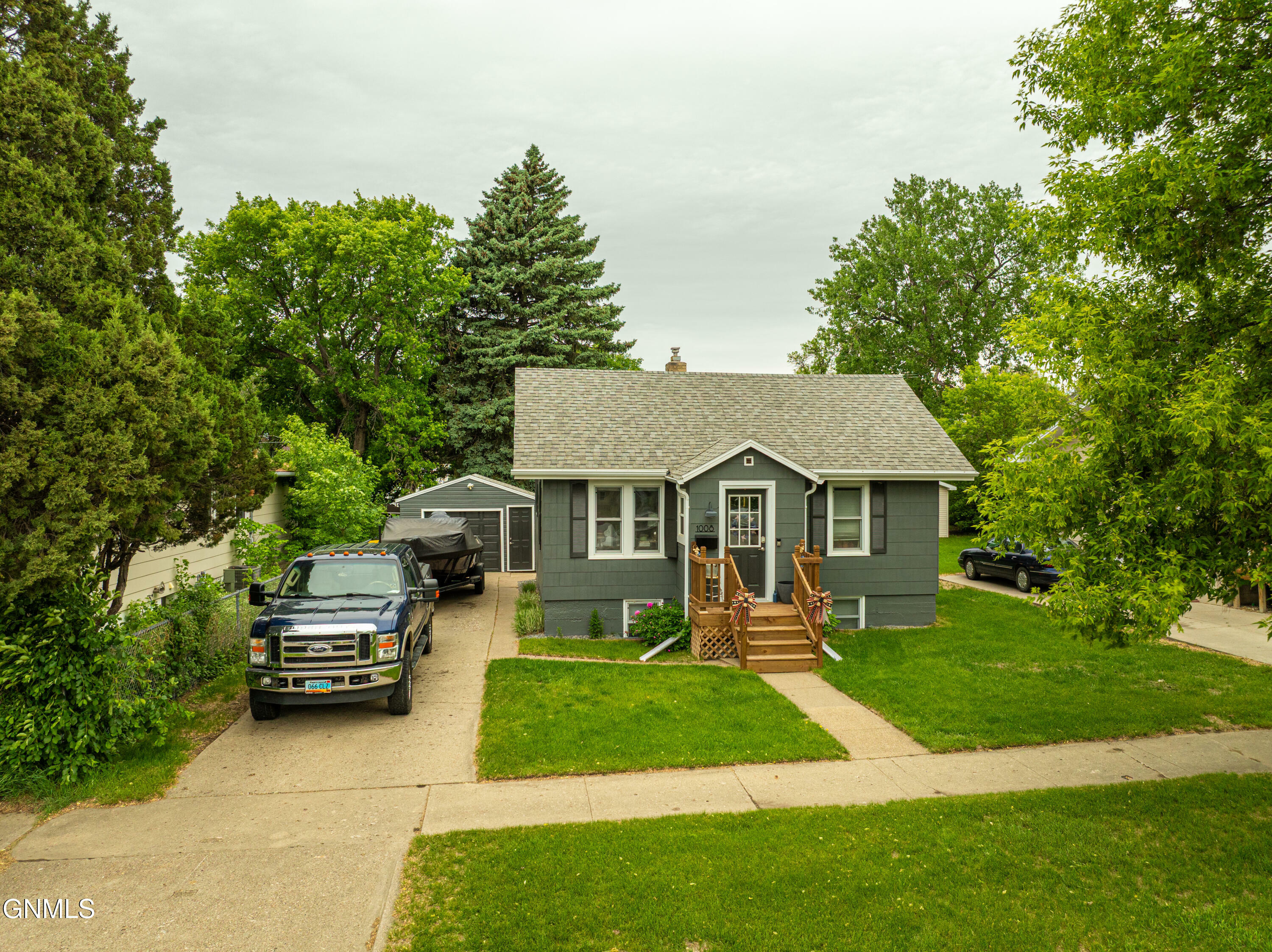 Property Photo: 1008 13th Street N ND 58501