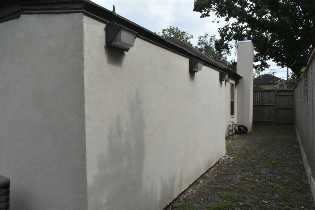 Property Photo: 4002 Marquette Street TX 77005