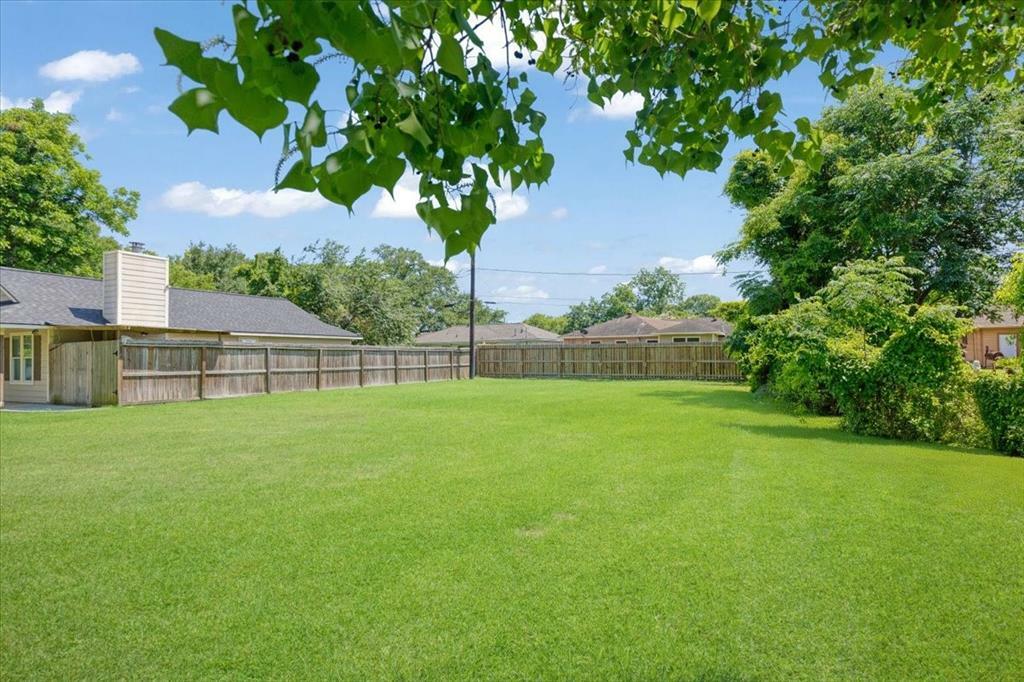 Property Photo: 1807 Ontario Street TX 77520