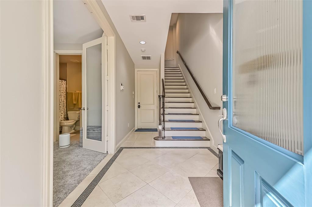 Property Photo:  2425 Polk Street  TX 77003 