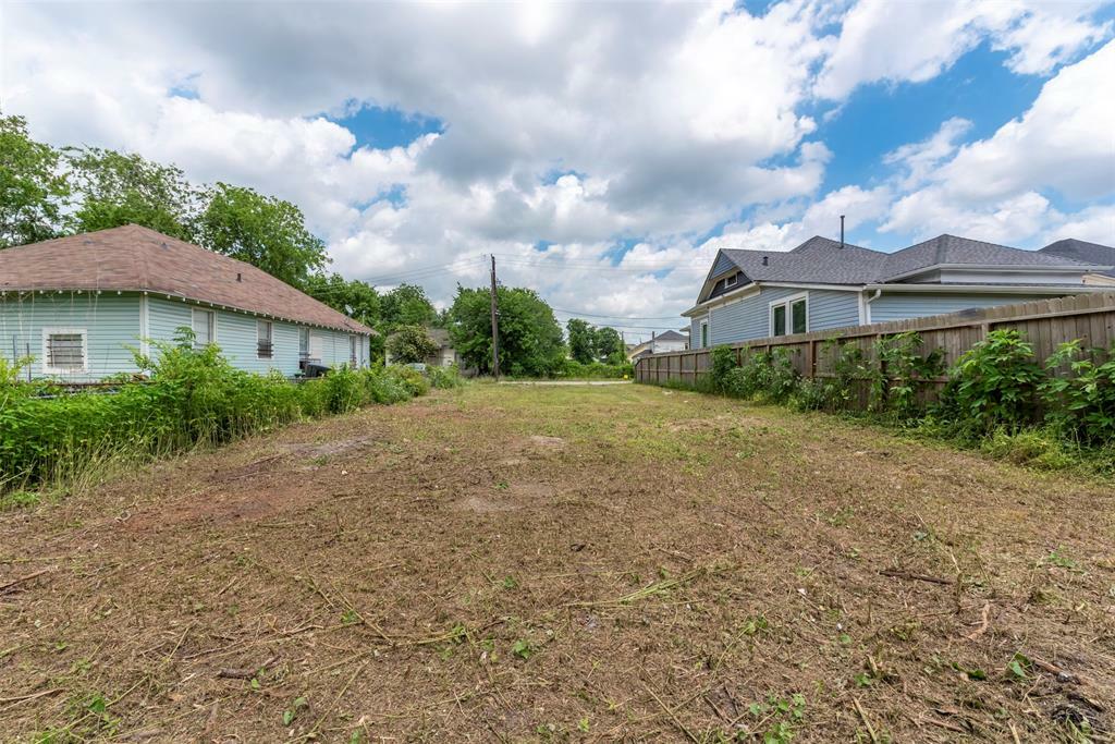 Property Photo: 1909 Semmes Street TX 77026