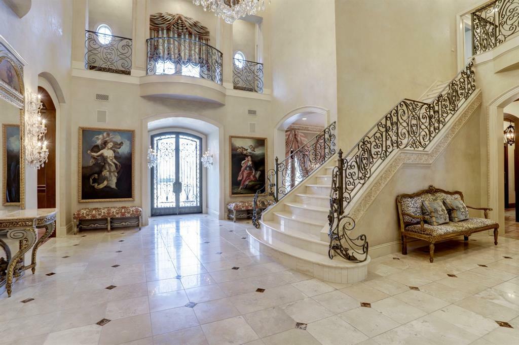 Property Photo: 36 Saddlebrook Court TX 77375