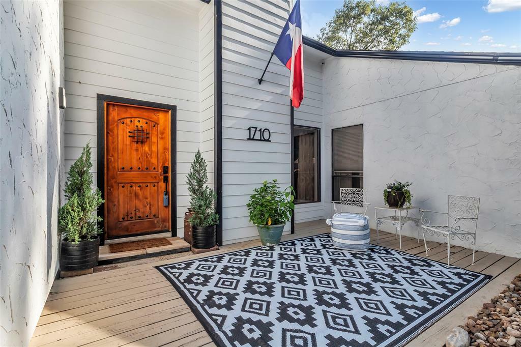Property Photo: 1710 Hill Top Lane TX 77339