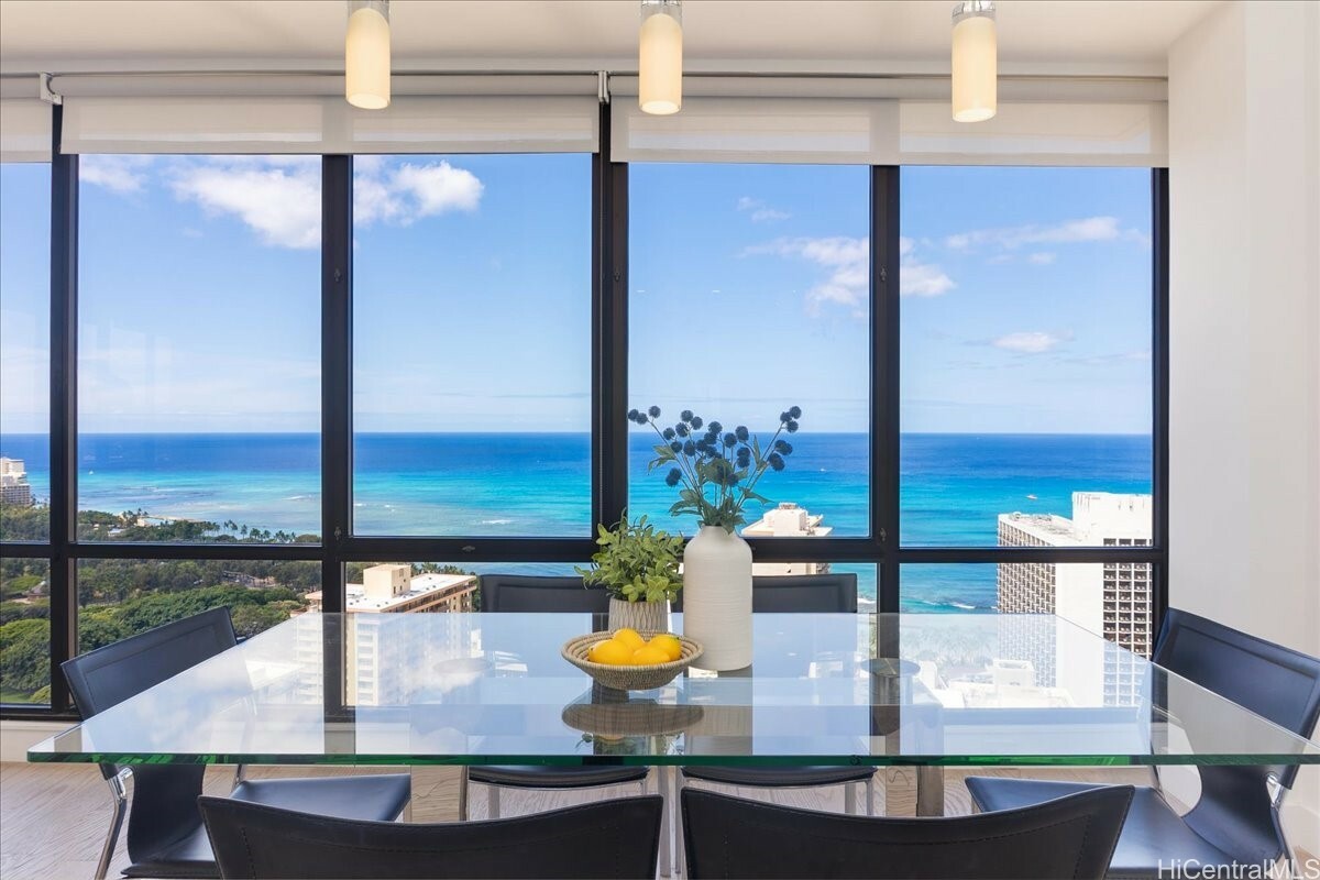Property Photo: 229 Paoakalani Avenue Ph-3807 HI 96815